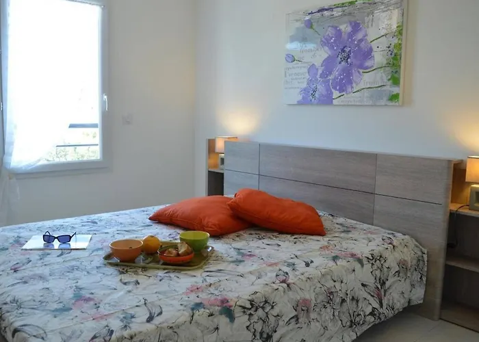 Spacieux 3 Pieces Avec Terrasse, Piscine Et Garage, A 2 Pas De La - Raphael - Fr-1-226a-274 Daire