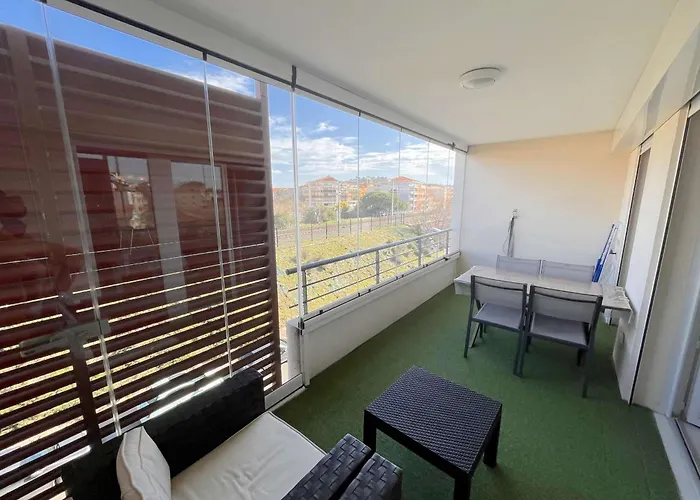 Daire Spacieux 3 Pieces Avec Terrasse, Piscine Et Garage, A 2 Pas De La - Raphael - Fr-1-226a-274