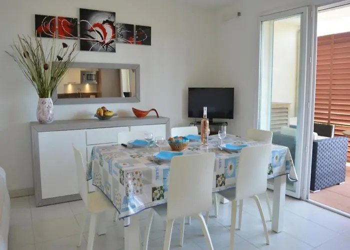 Spacieux 3 Pieces Avec Terrasse, Piscine Et Garage, A 2 Pas De La - Raphael - Fr-1-226a-274 * Saint-Raphaël