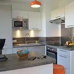 Spacieux 3 Pièces Avec Terrasse, Piscine Et Garage, à 2 Pas De La – Raphaël - Fr-1-226a-274 * Saint-Raphaël