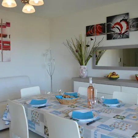 Spacieux 3 Pieces Avec Terrasse, Piscine Et Garage, A 2 Pas De La - Raphael - Fr-1-226a-274 * Saint-Raphaël