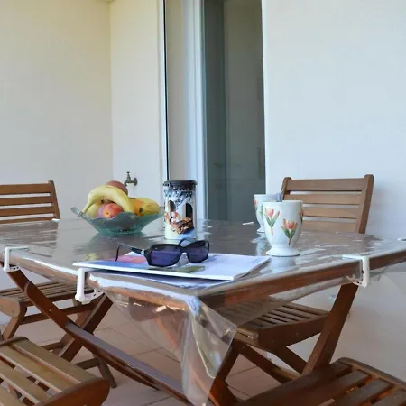 Spacieux 3 Pièces Avec Terrasse, Piscine Et Garage, à 2 Pas De La – Raphaël - Fr-1-226a-274 * Saint-Raphaël