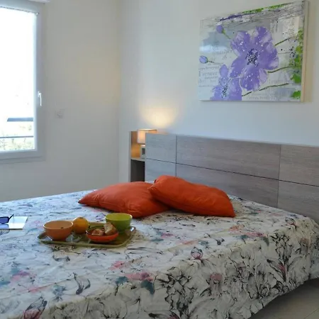 Spacieux 3 Pieces Avec Terrasse, Piscine Et Garage, A 2 Pas De La - Raphael - Fr-1-226a-274 Apartament