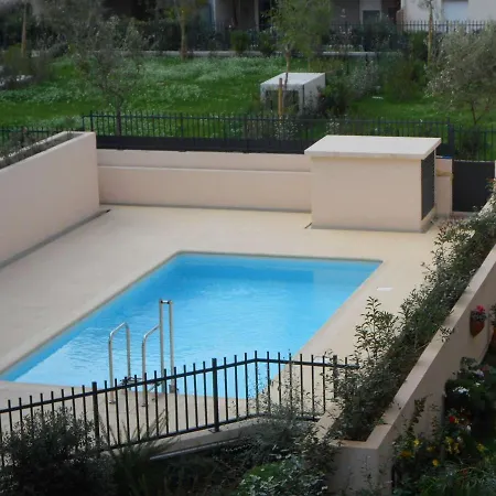 Spacieux 3 Pièces Avec Terrasse, Piscine Et Garage, à 2 Pas De La – Raphaël - Fr-1-226a-274 Apartamento *